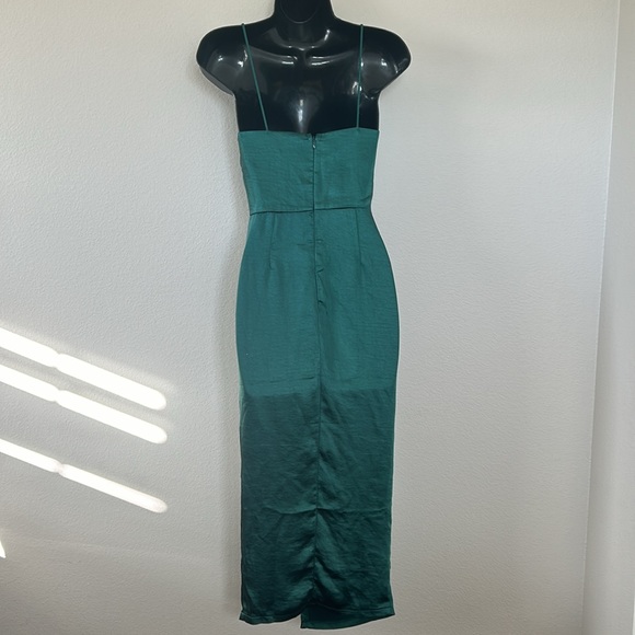 Oh Polly Emerald Green Asymetrical Satin Side Slit Midi Dress - Picture 8 of 11